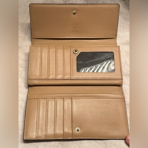 MCM Black Wallet/Unbranded Chain Can Be used as Wallet/Crossbody/Over Shoulder - Picture 7 of 16